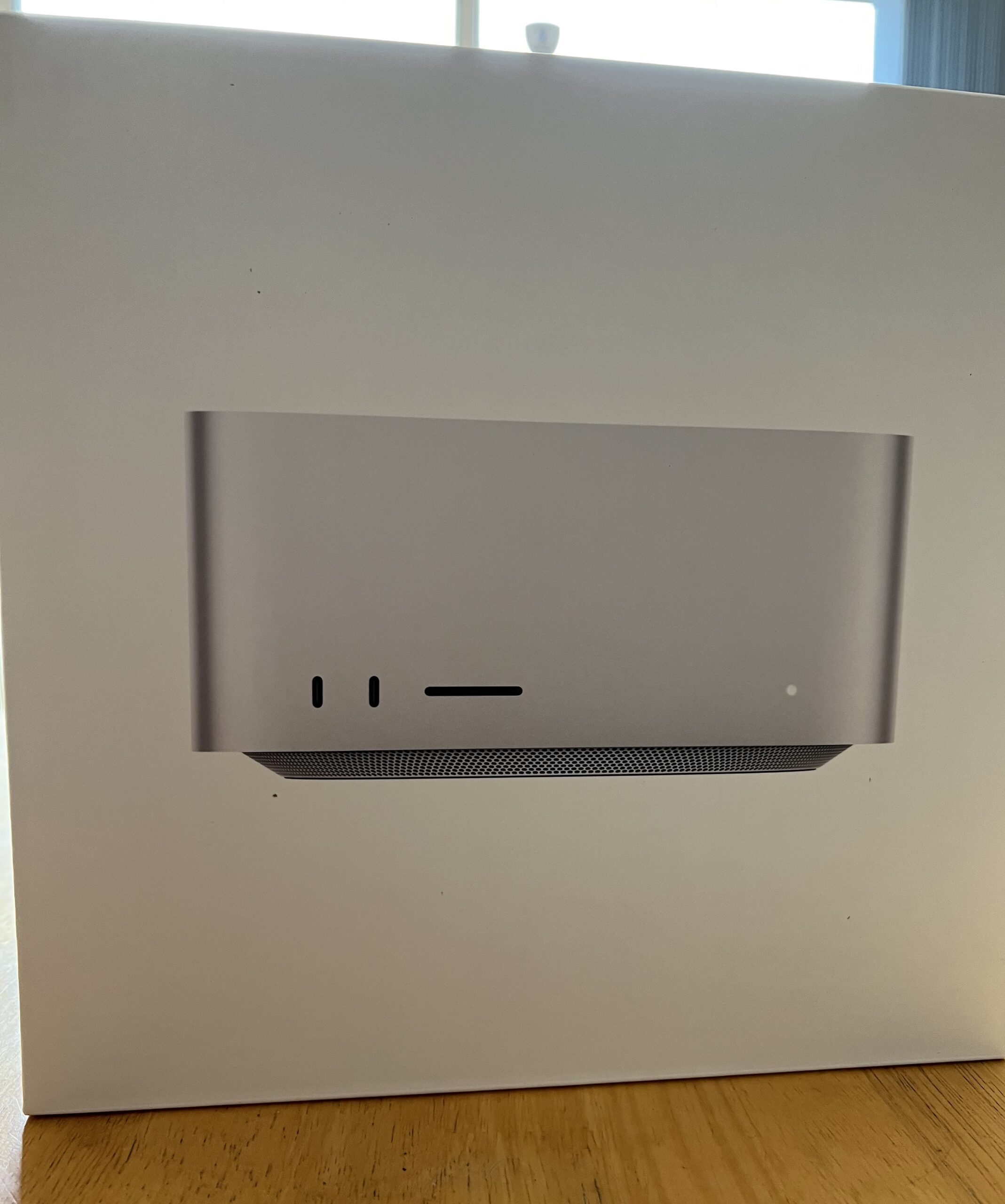 Front of the Mac Studio Box